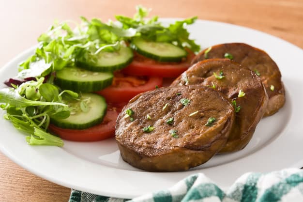 Seitan con verdure per dieta vegana per atleti e sportivi