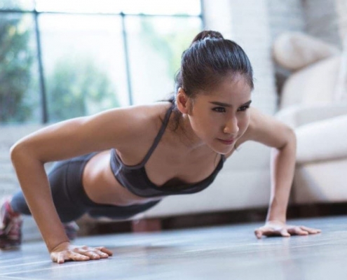 Allenamento per la forza con colazione proteica