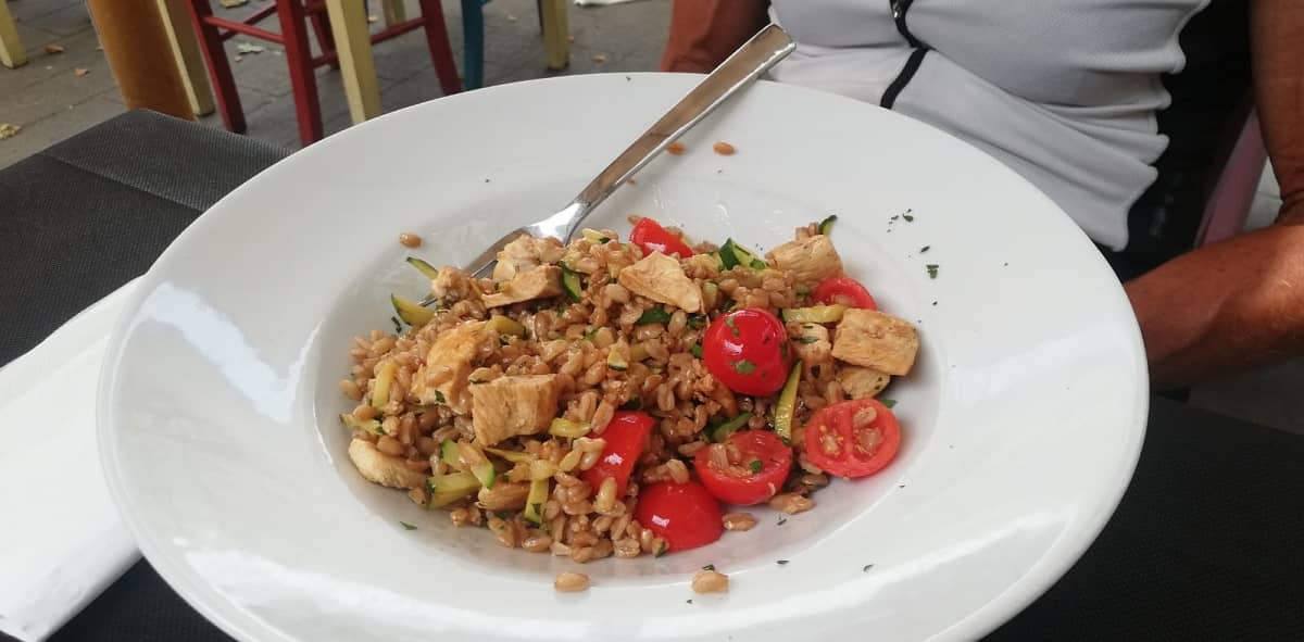 WhatsApp Image 2021-07-27 at 12.00.35 Insalata di farro, pollo grigliato e pomodorini
